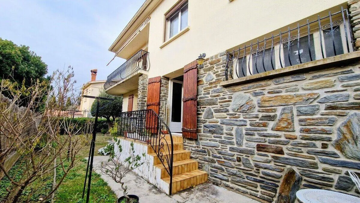 Photo 10