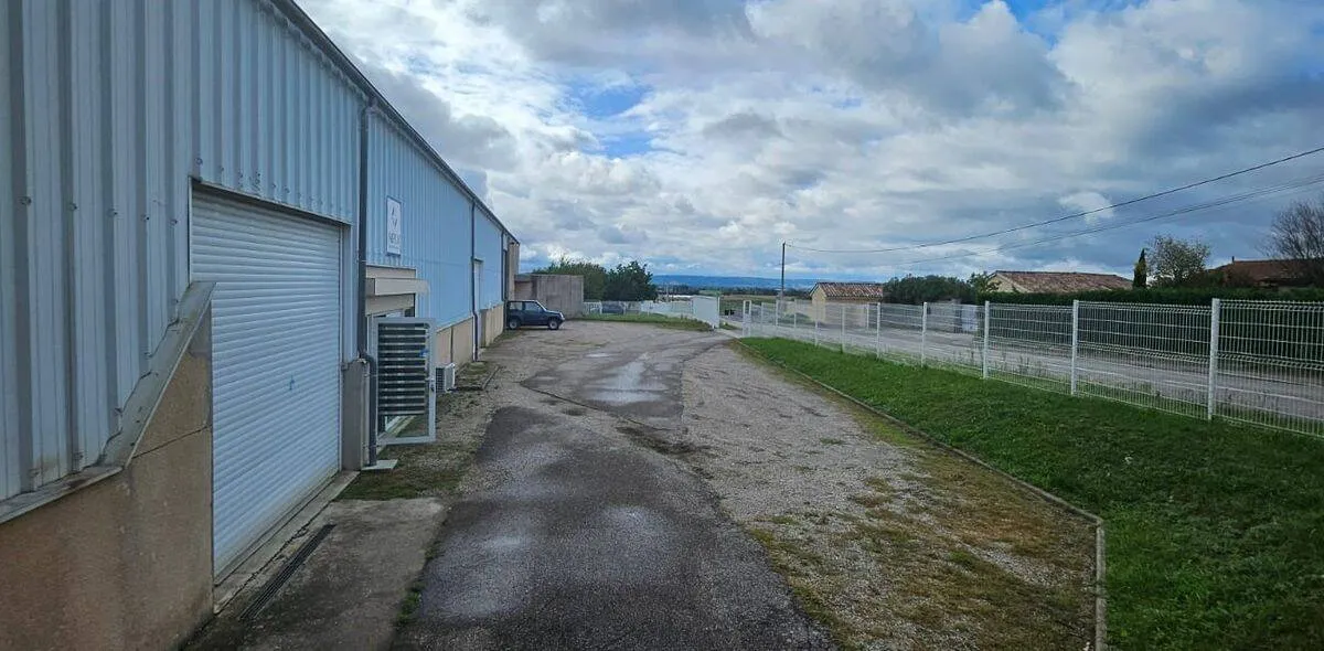 Photo 2