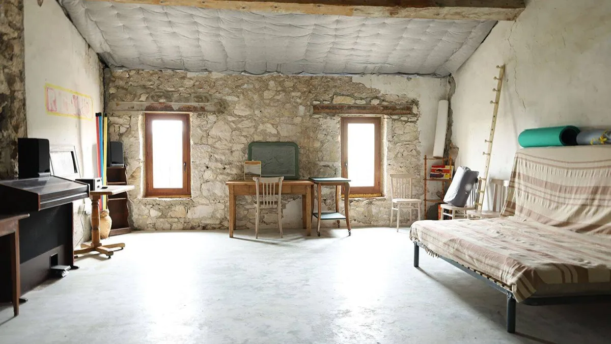 Photo 12