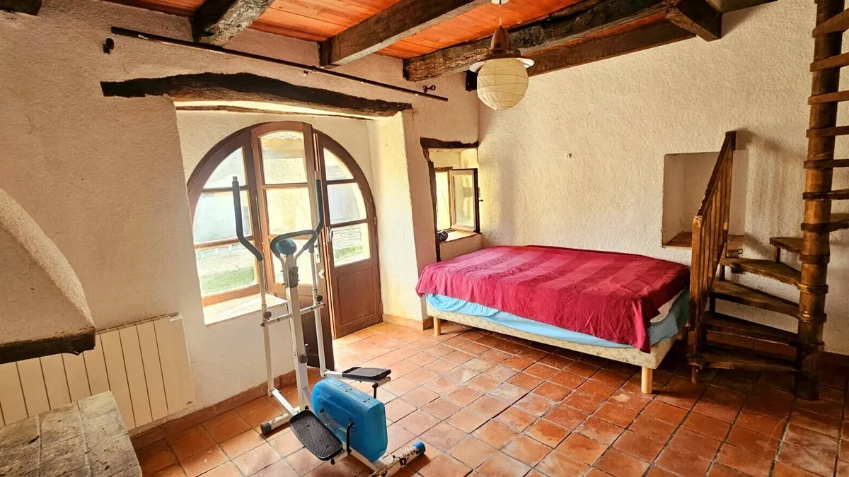 Photo 5
