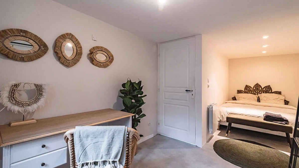 Photo 6
