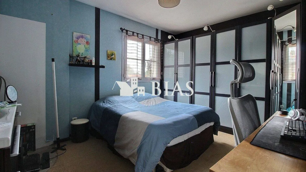 Photo 6