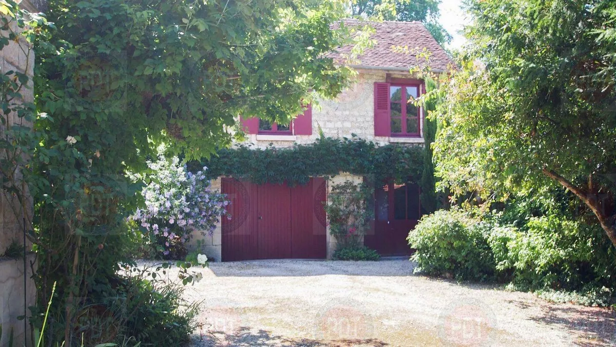 Photo 10