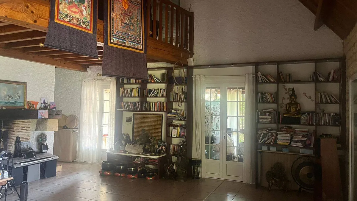 Photo 10