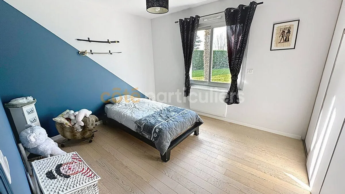 Photo 10