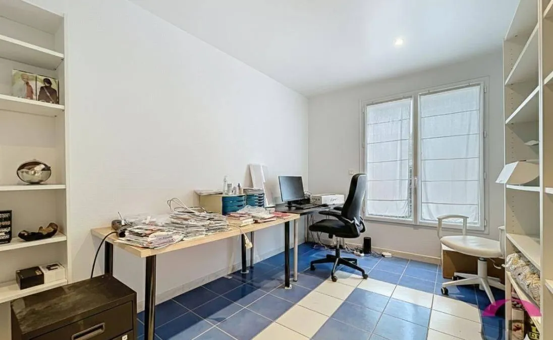 Photo 6
