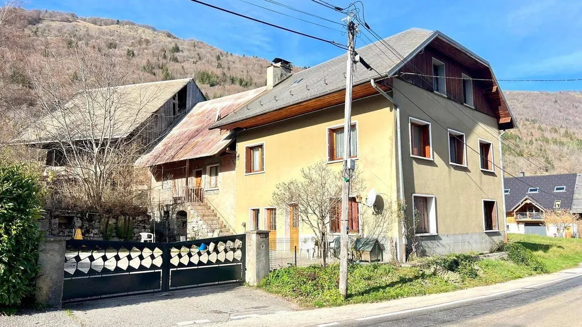 Photo 12