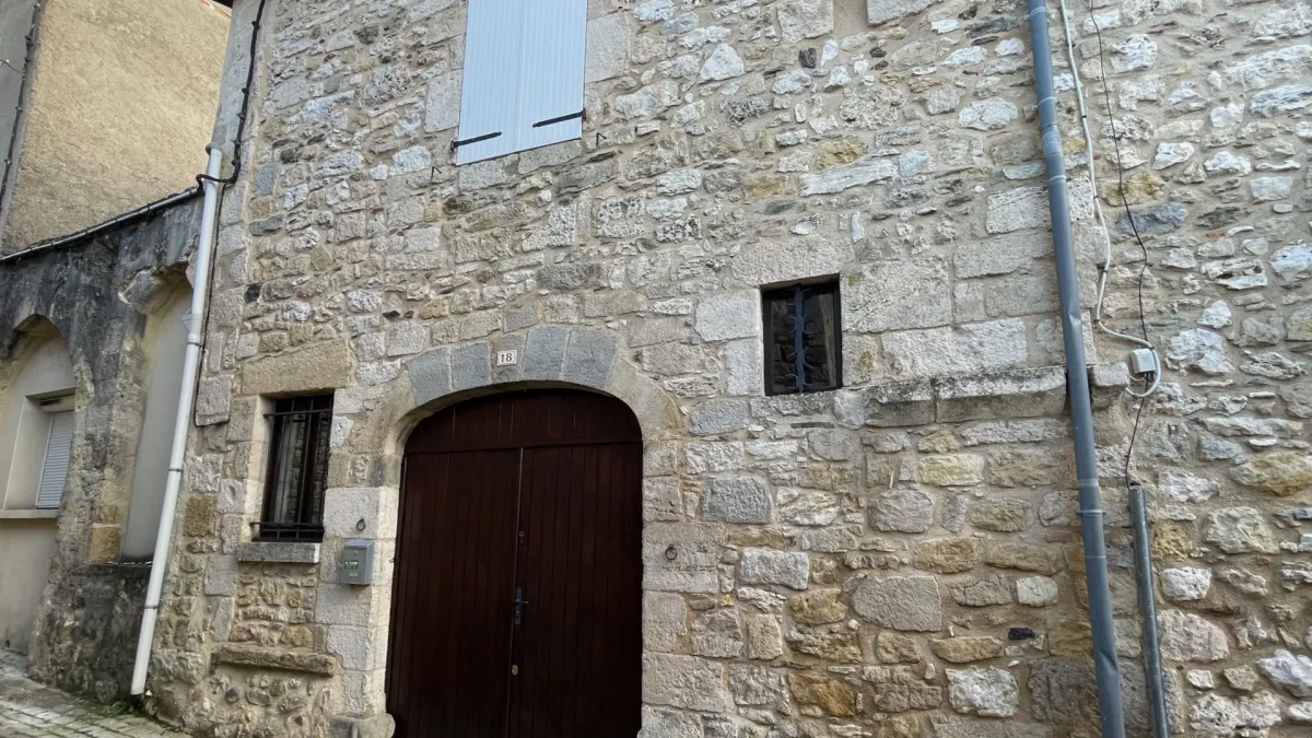 Photo 1