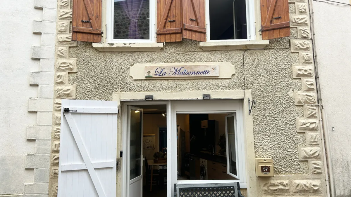 Photo 1