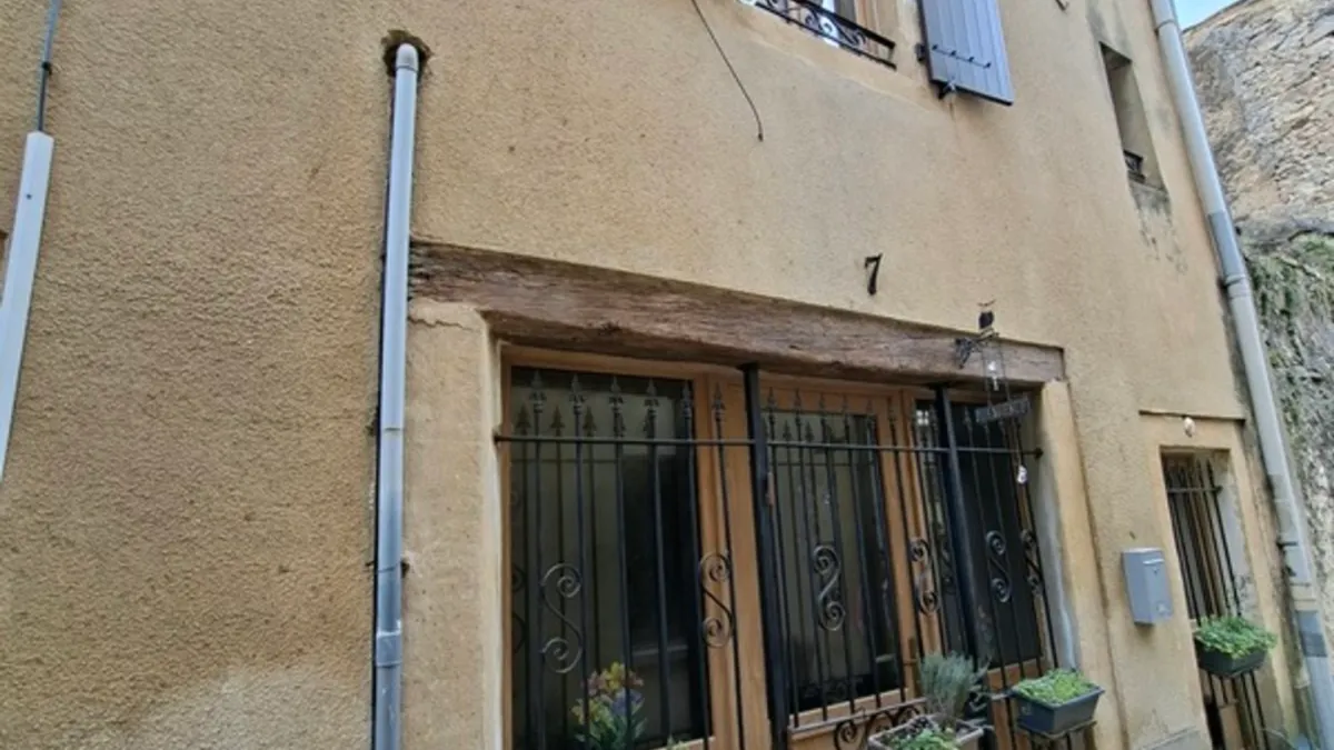 Photo 1