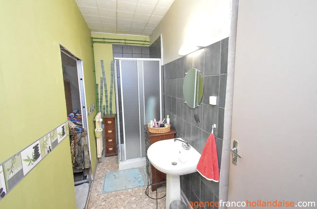 Photo 8