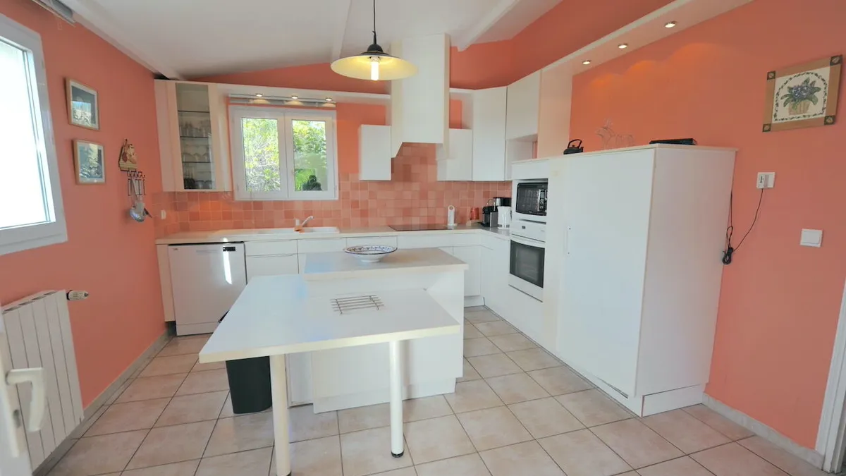 Photo 34