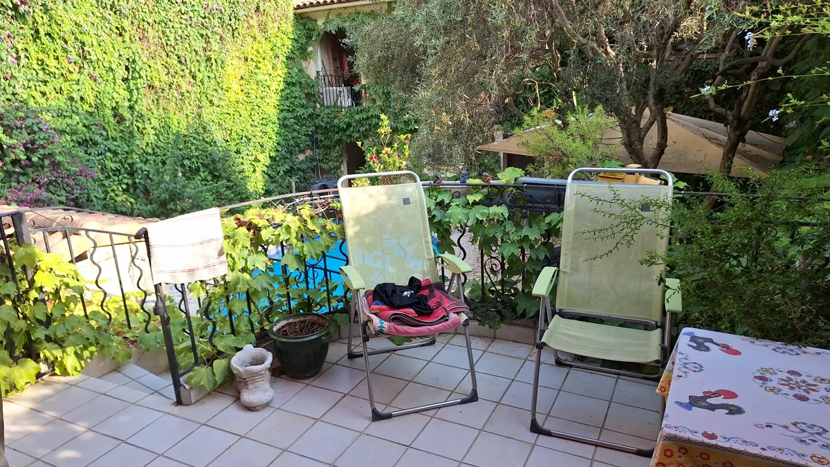 Photo 8