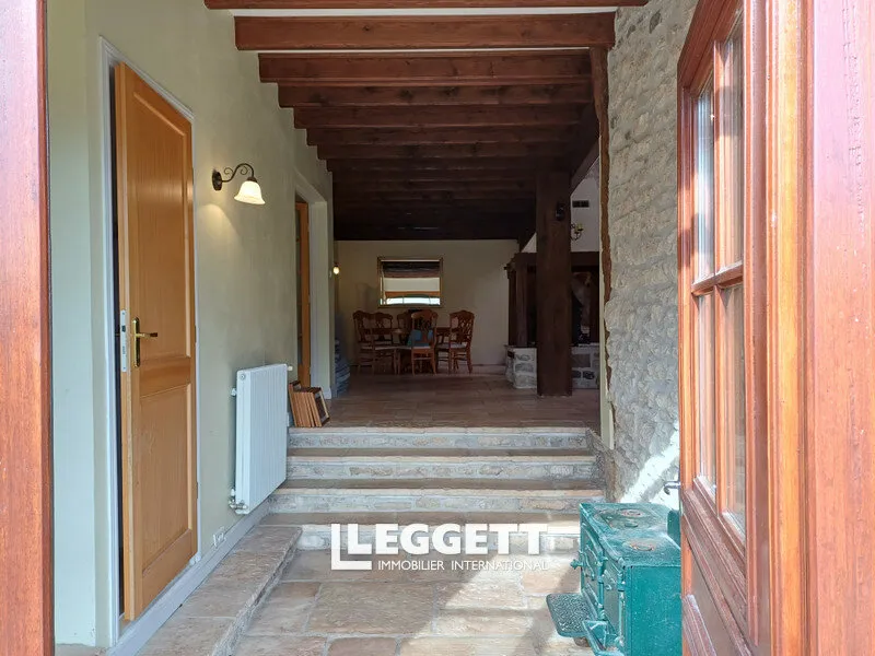Photo 10
