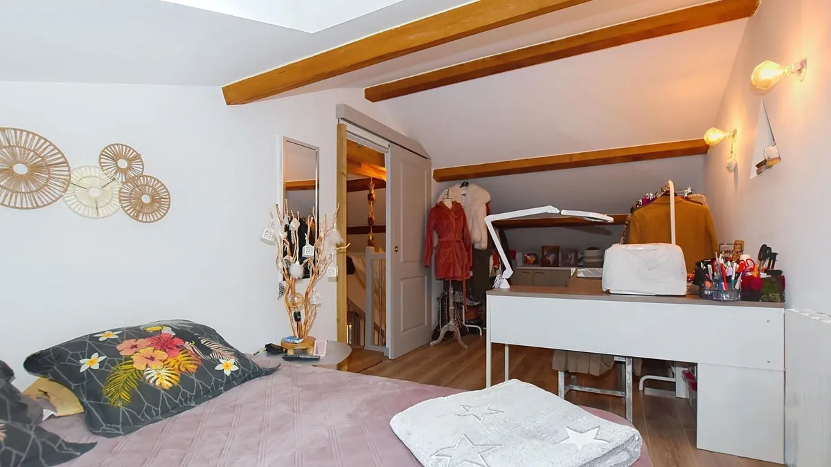 Photo 7