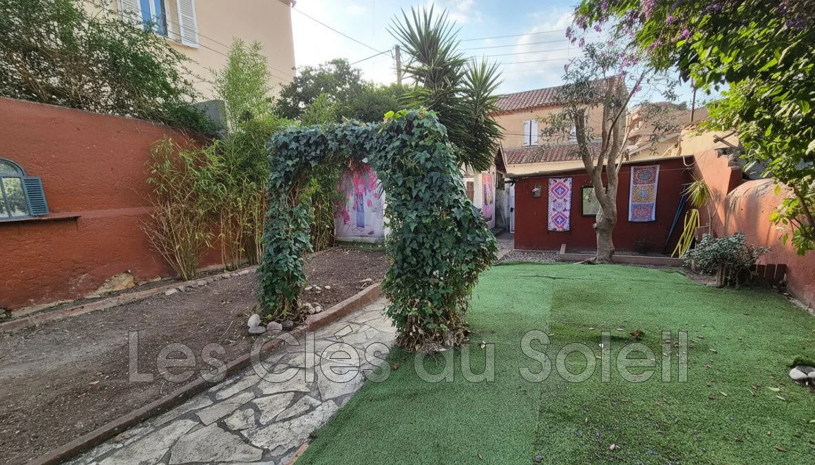 Photo 10