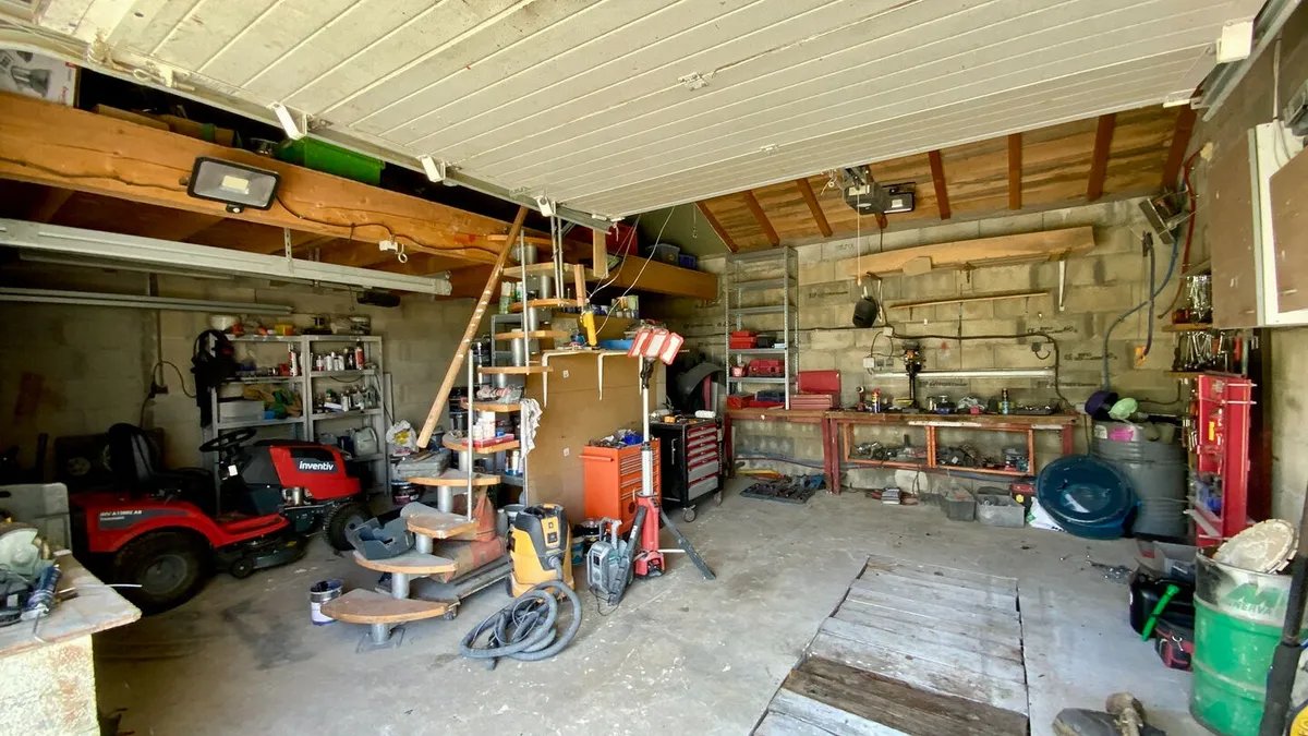 Photo 8