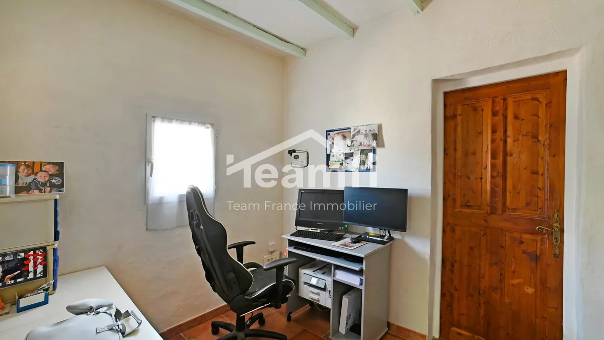 Photo 11