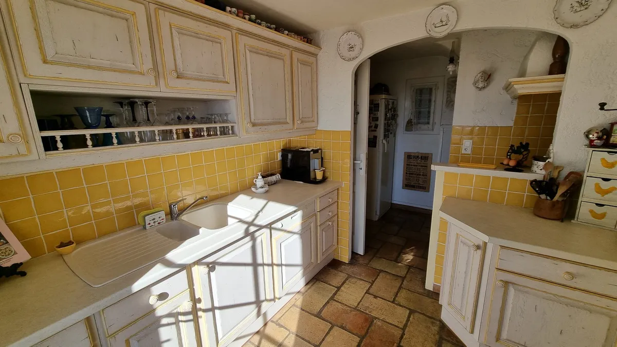 Photo 8