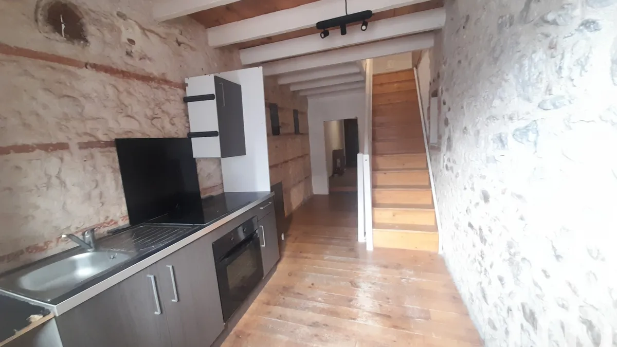Photo 1