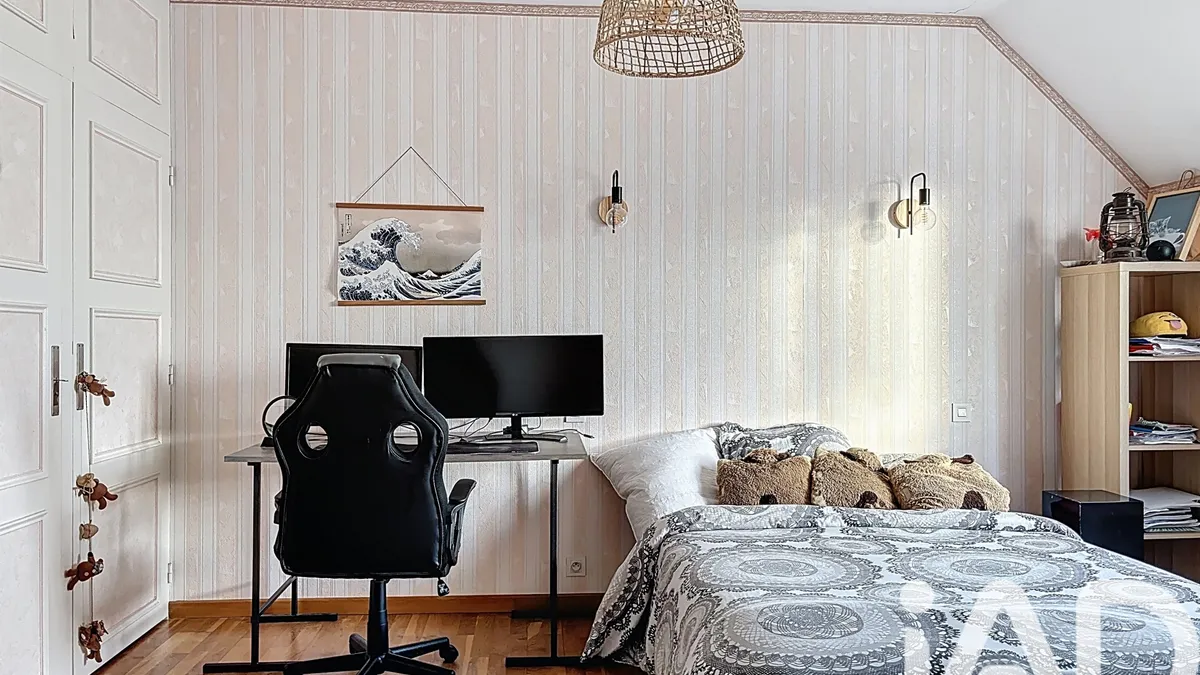 Photo 8