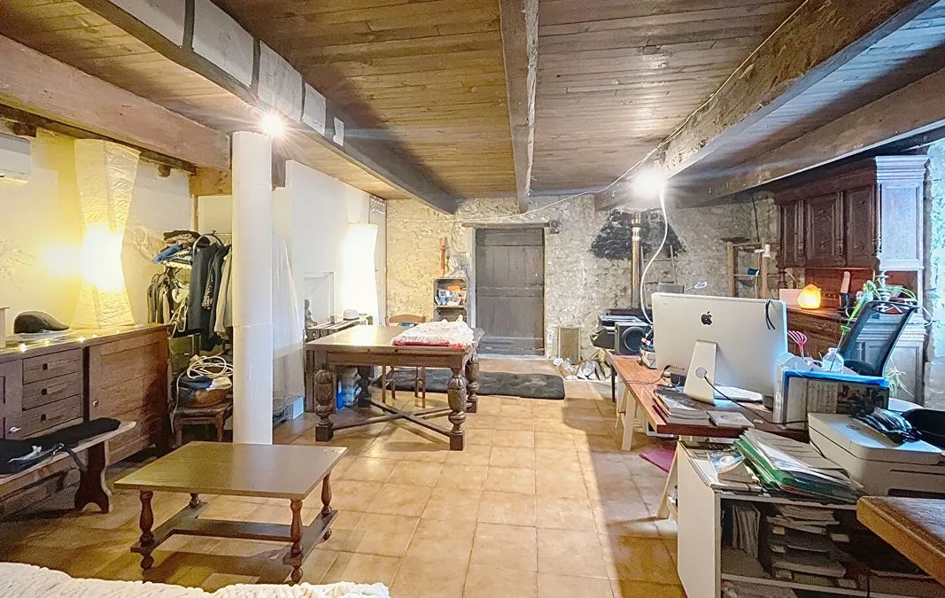 Photo 10