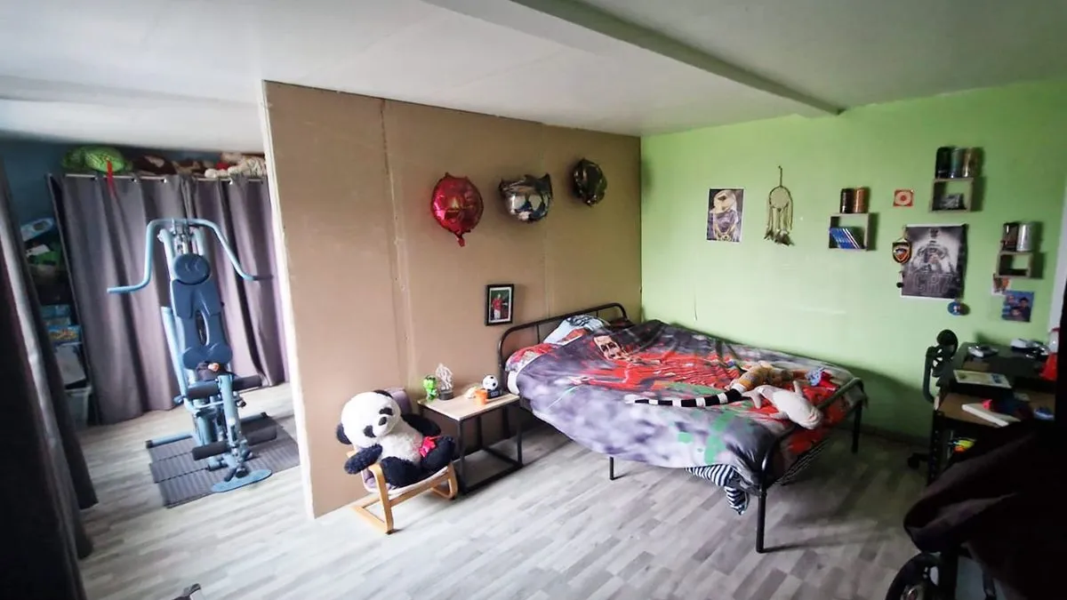 Photo 8