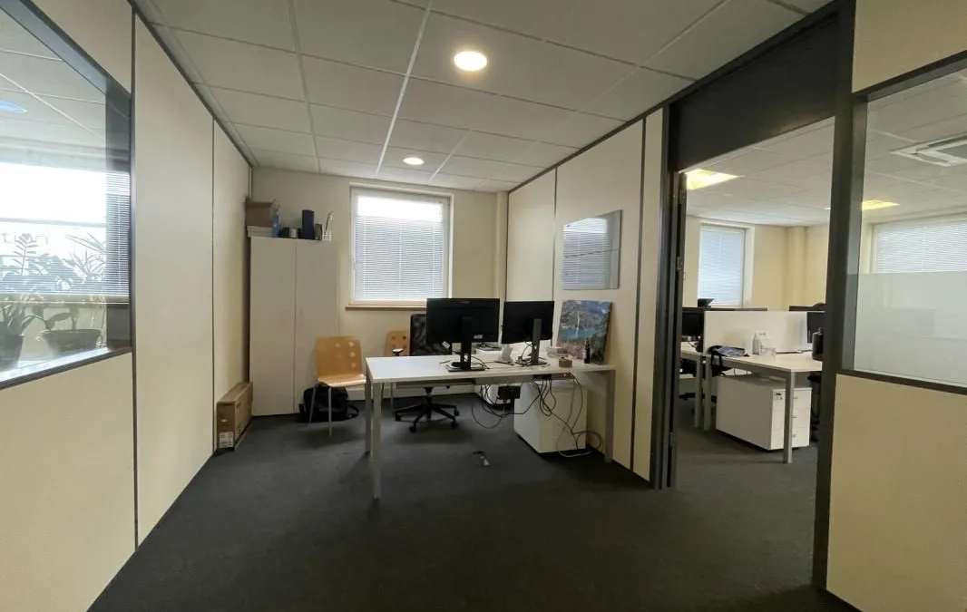 Photo 12