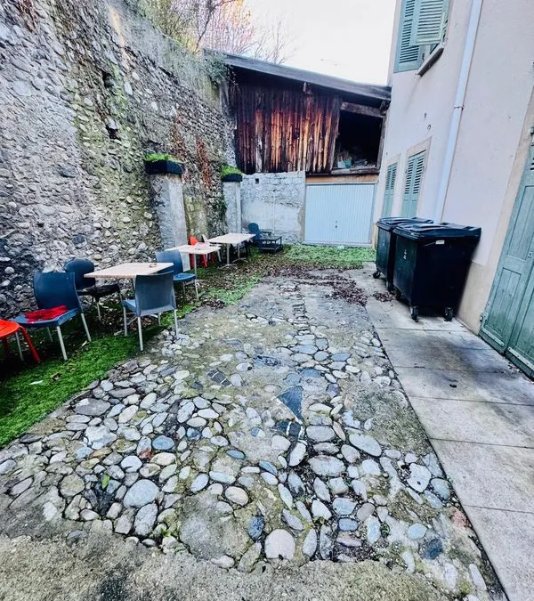 Photo 10