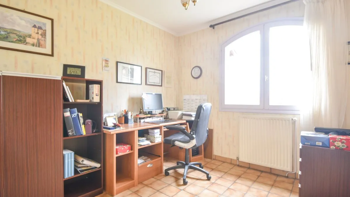Photo 18