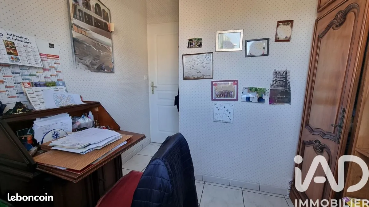 Photo 10