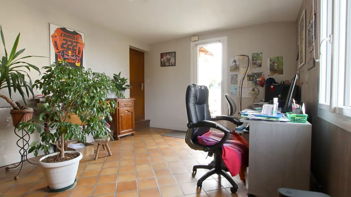 Photo 17