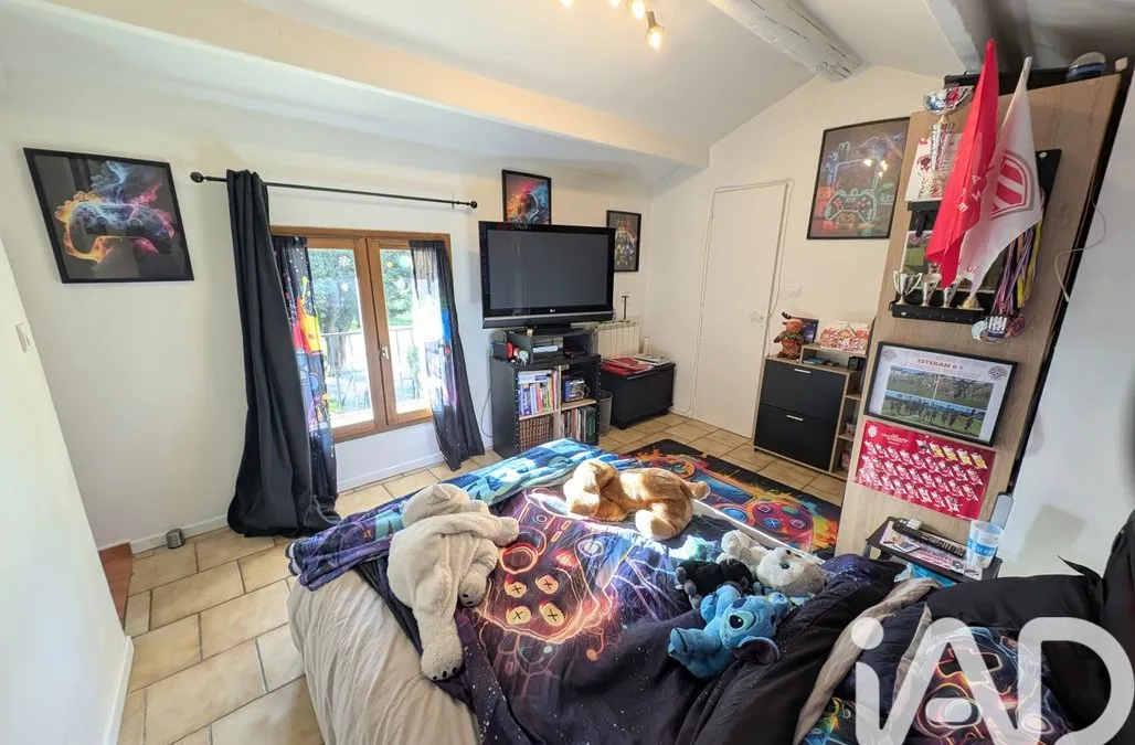 Photo 10