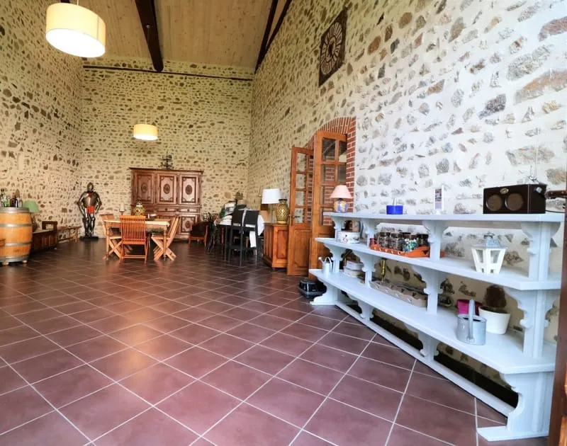 Photo 10