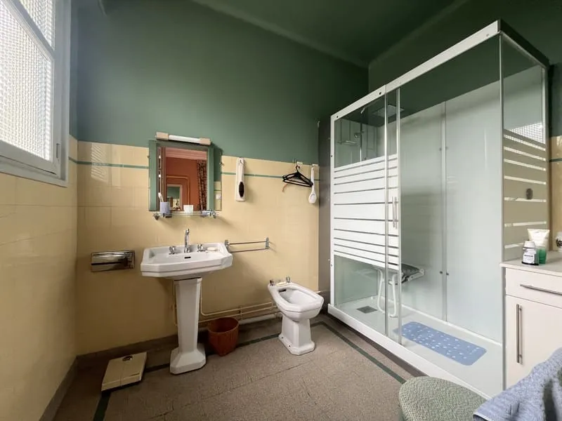 Photo 10