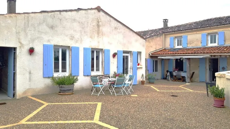 Photo 1