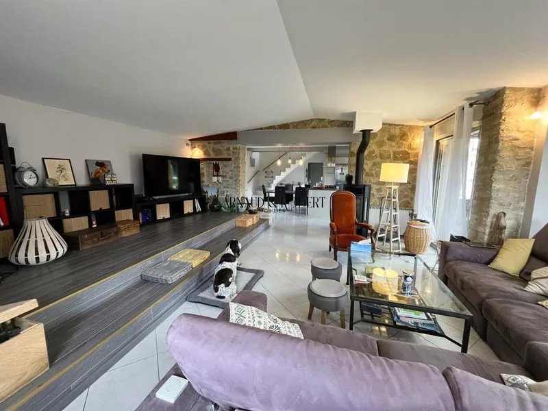 Photo 5
