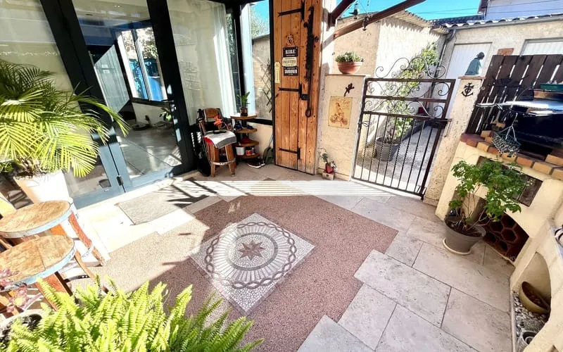 Photo 12