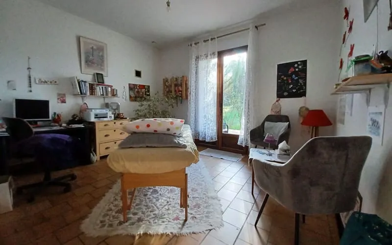 Photo 10