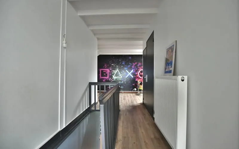 Photo 8