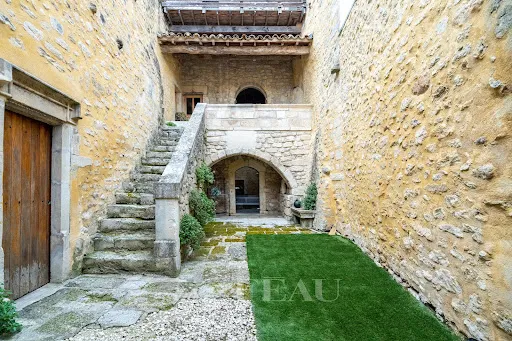 Photo 8