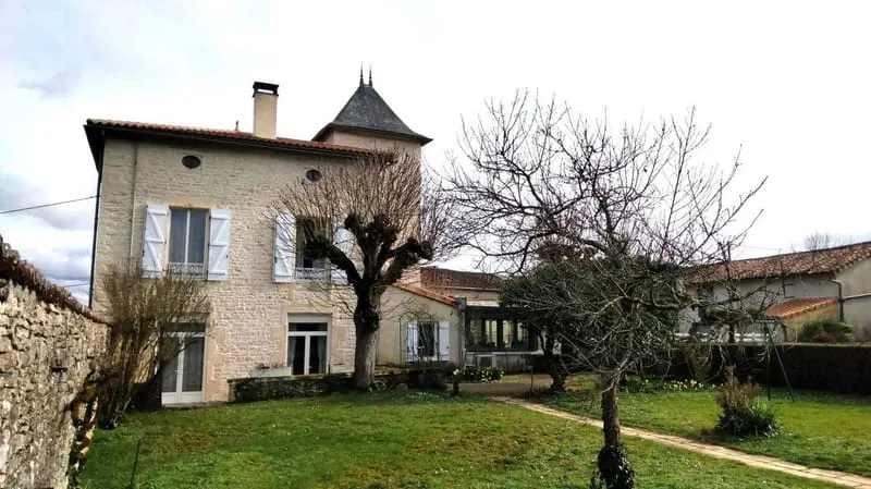Photo 10