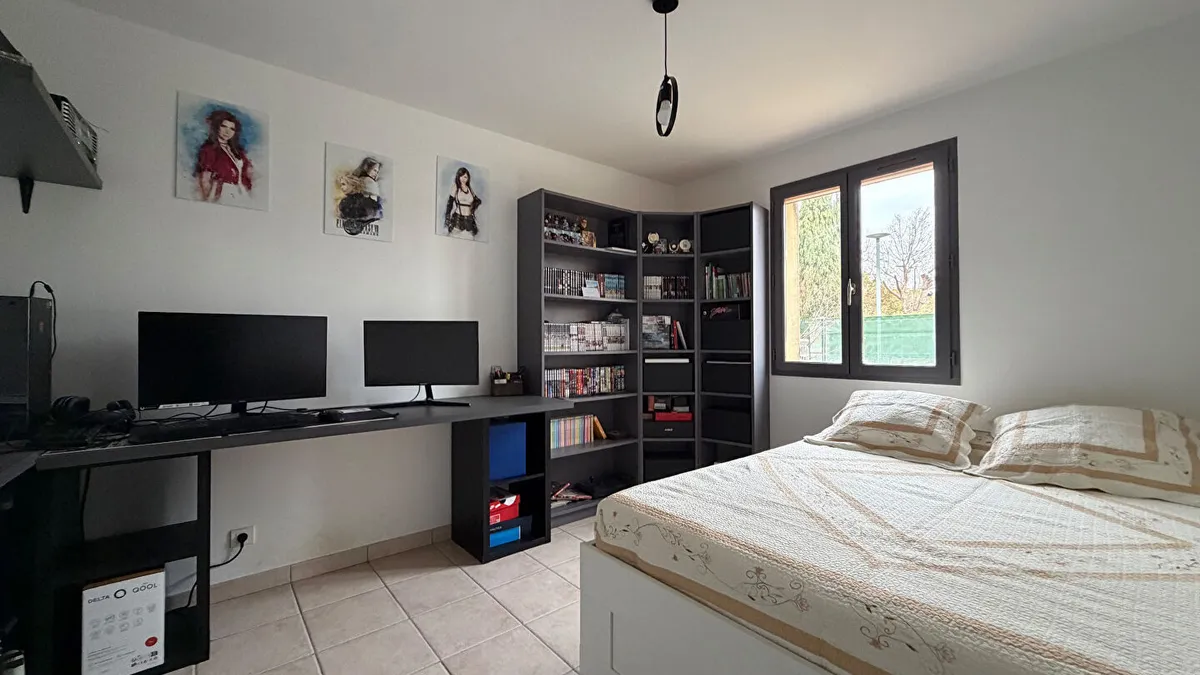 Photo 10