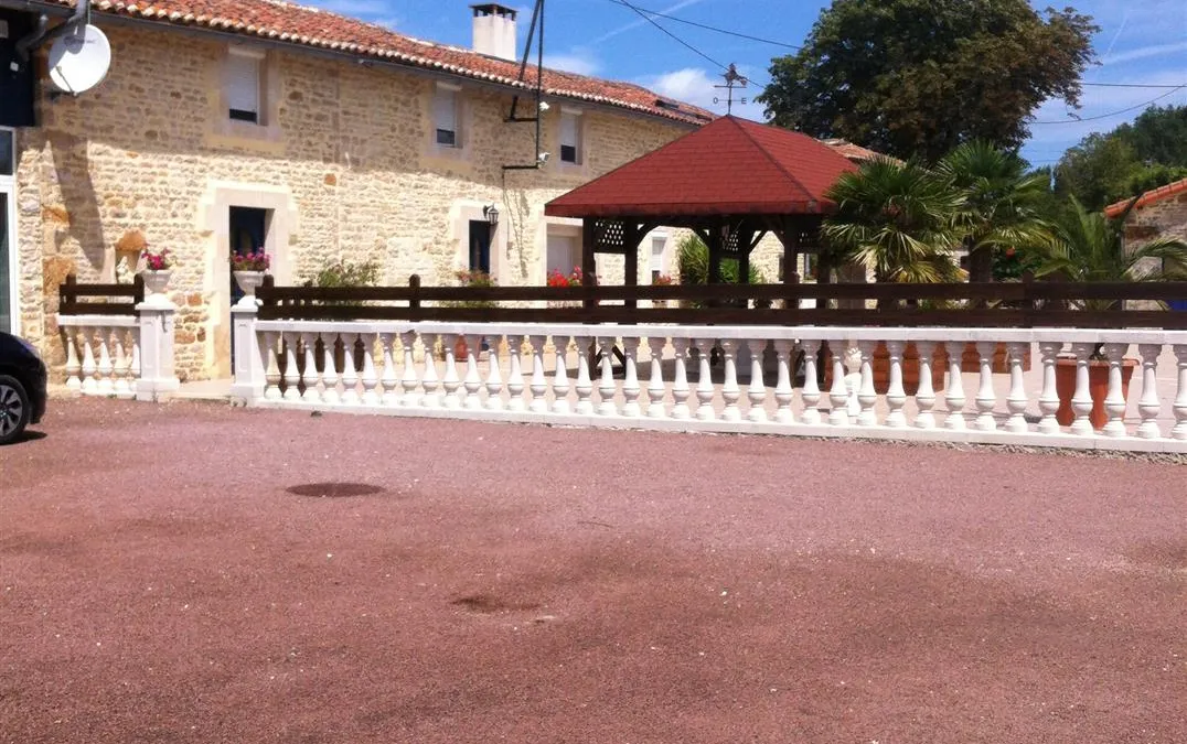 Photo 8