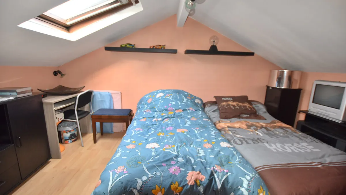 Photo 9