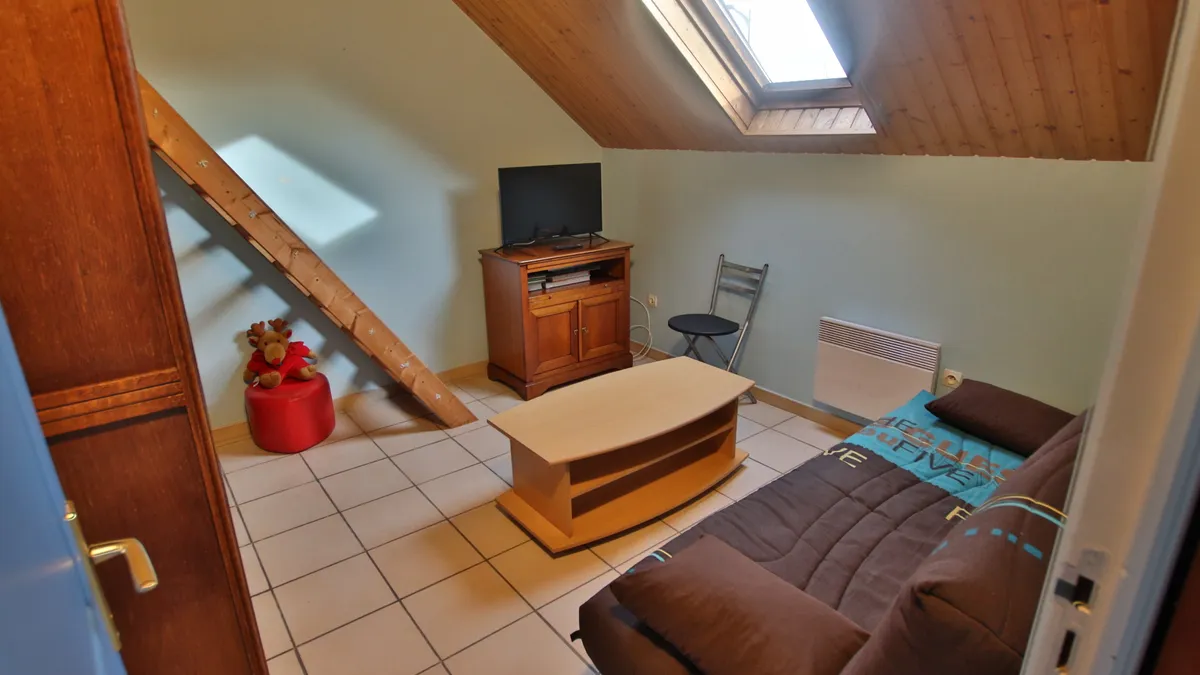 Photo 8