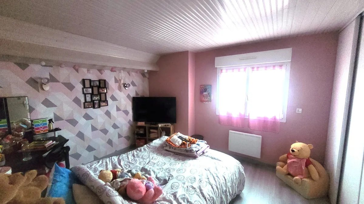 Photo 8
