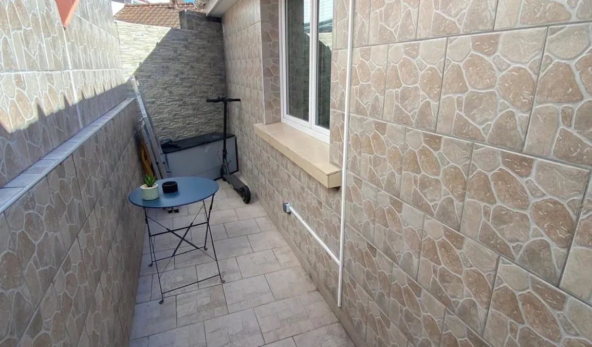 Photo 8