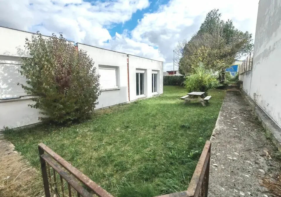 Photo 12