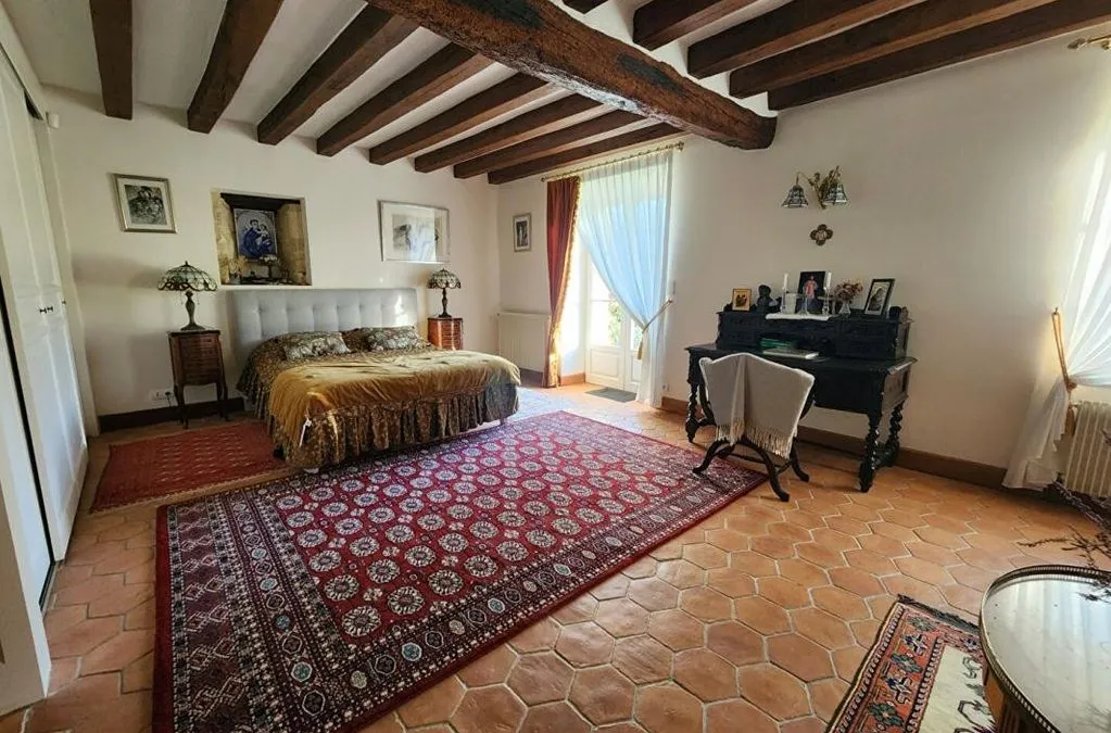 Photo 10